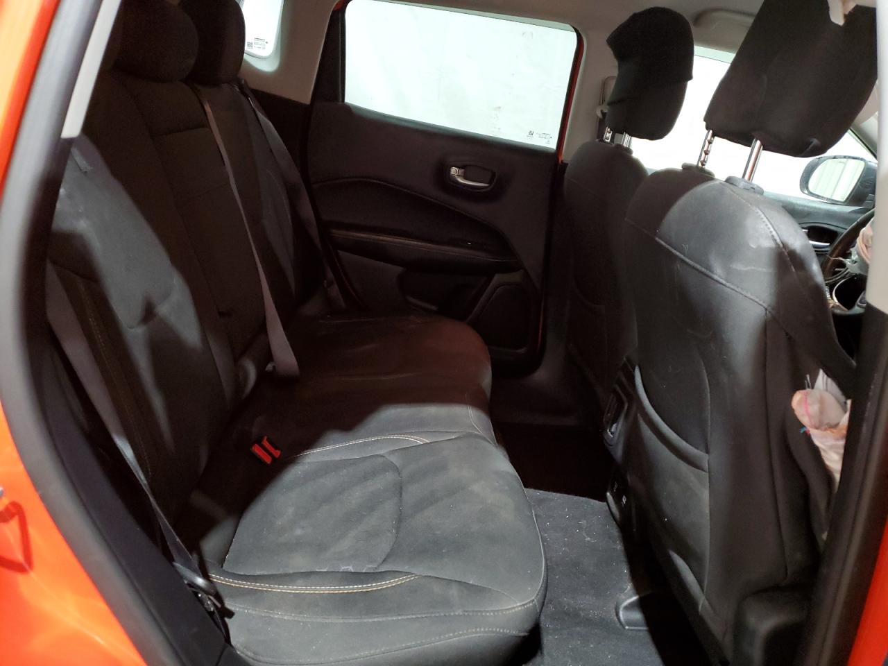 2018 Jeep Compass - Image 11