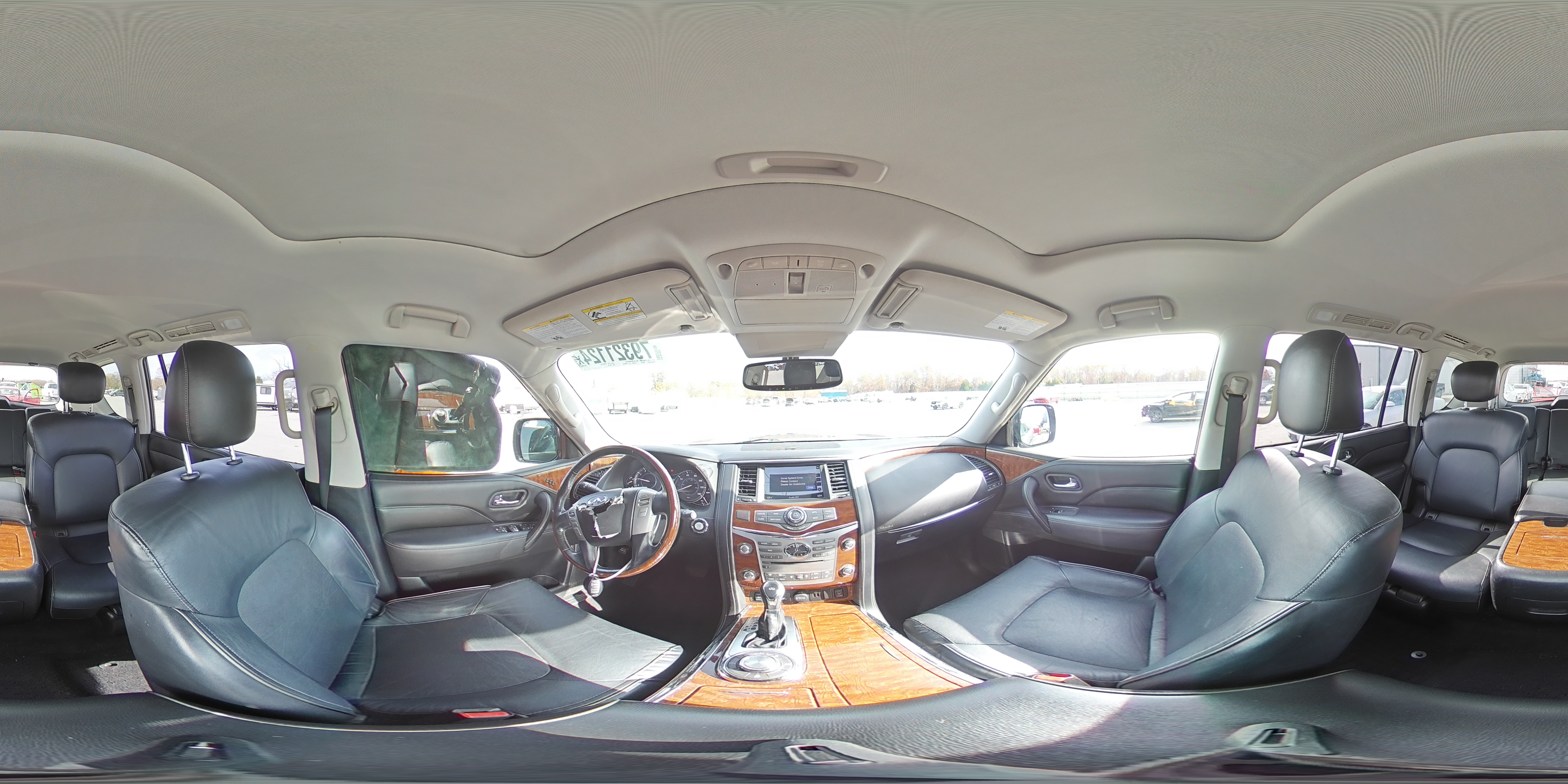 2019 Infiniti QX80 - Image 15