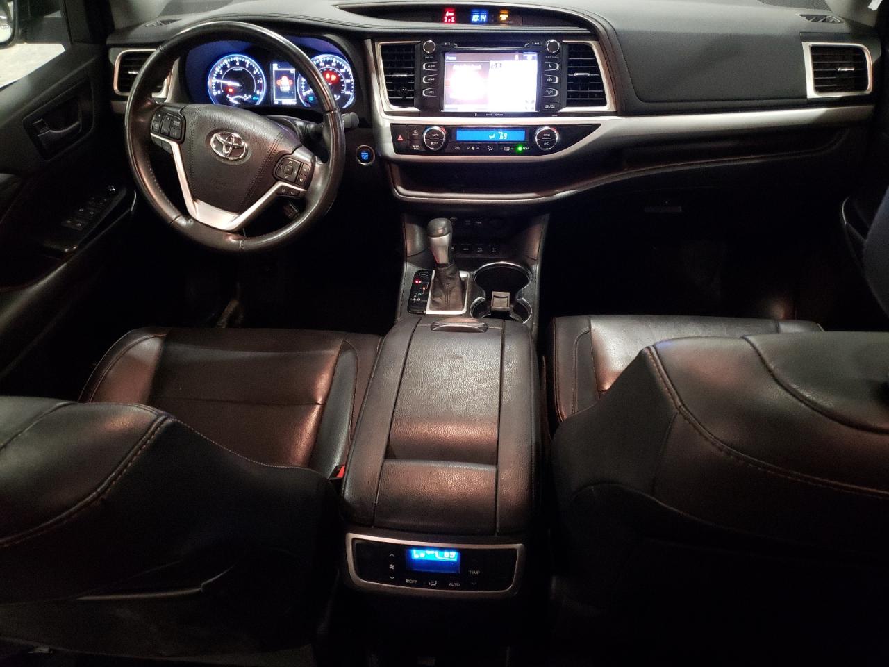 2019 Toyota Highlander - Image 8