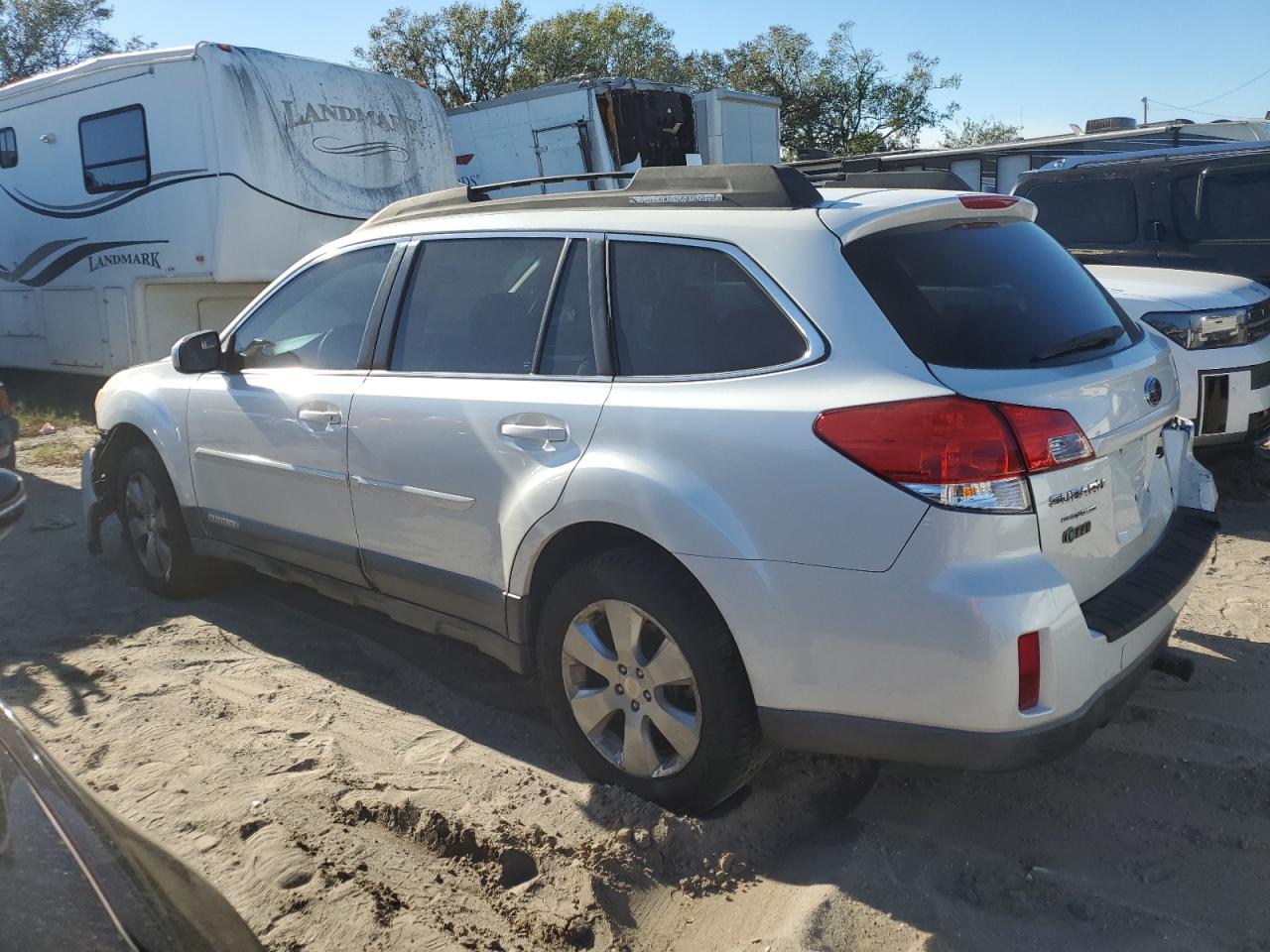 2011 Subaru Outback 2.5I Premium VIN: 4S4BRBCC1B3385629 Lot: 81833354