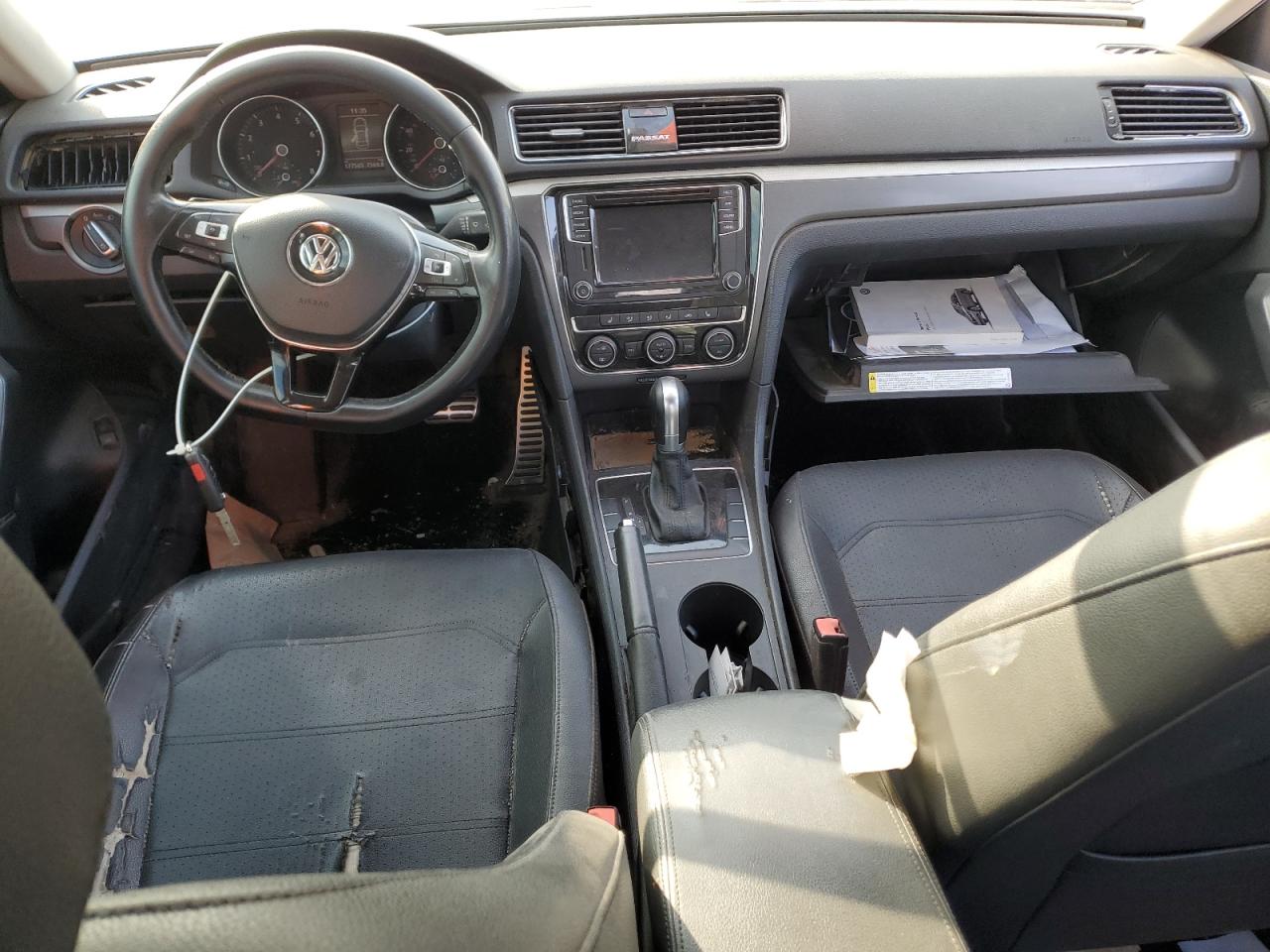 2018 Volkswagen Passat - Image 8
