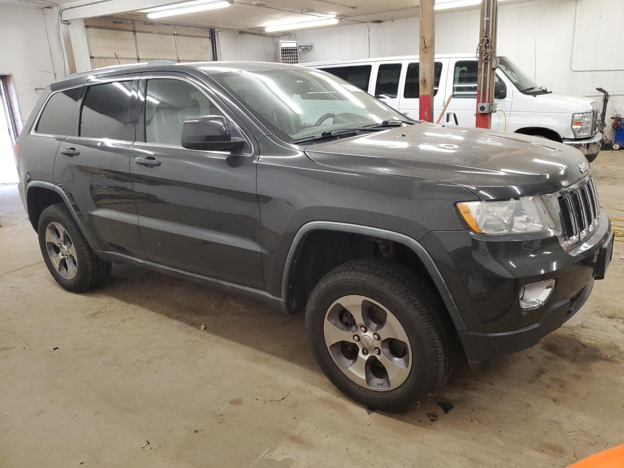 2011 Jeep Grand Cherokee - Image 4