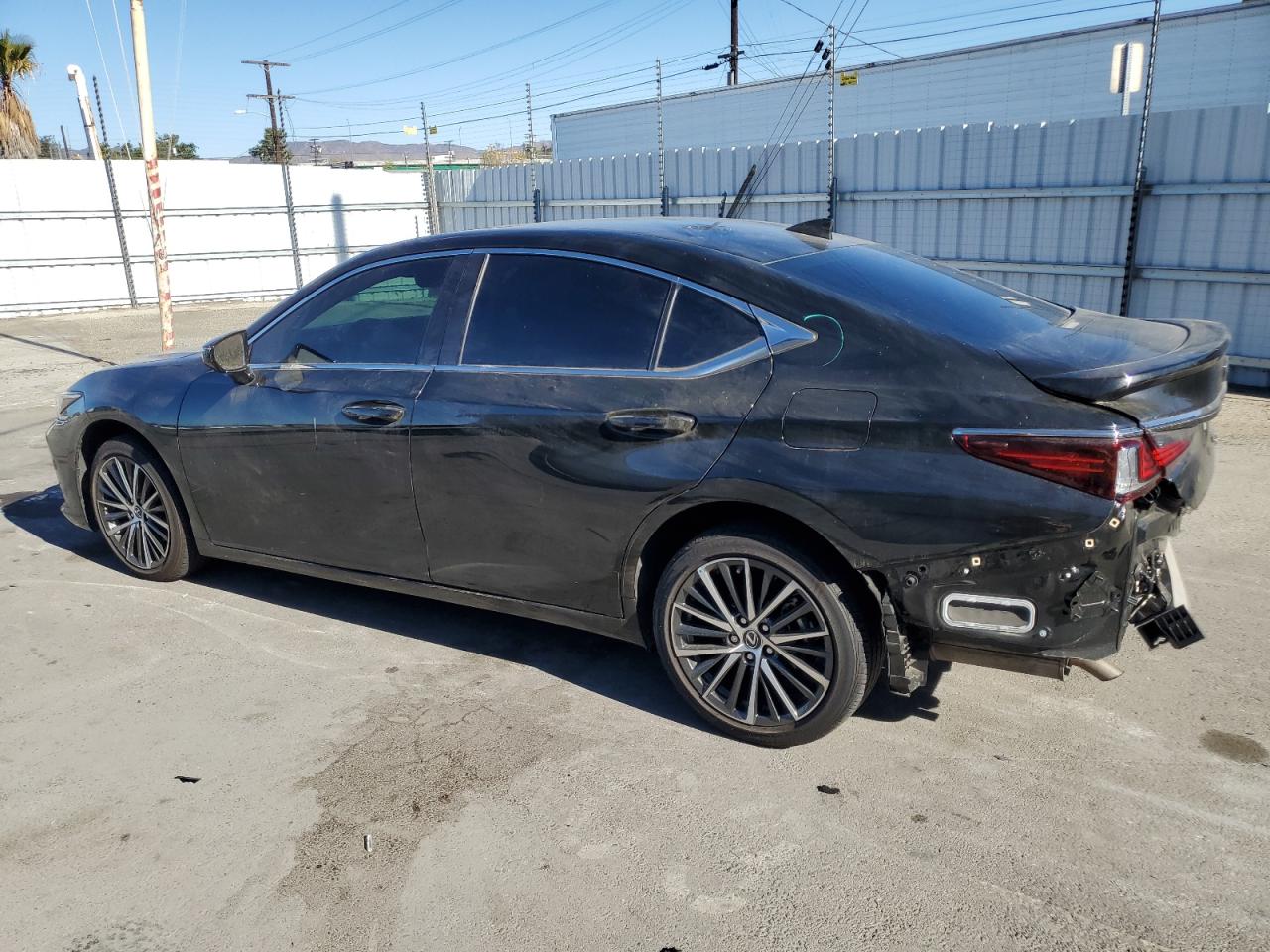 2024 Lexus ES - Image 2
