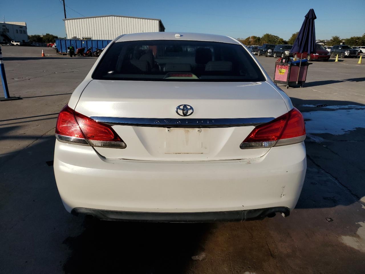 2011 Toyota Avalon - Image 6