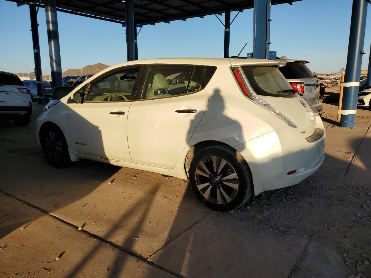 2017 Nissan Leaf - Image 2