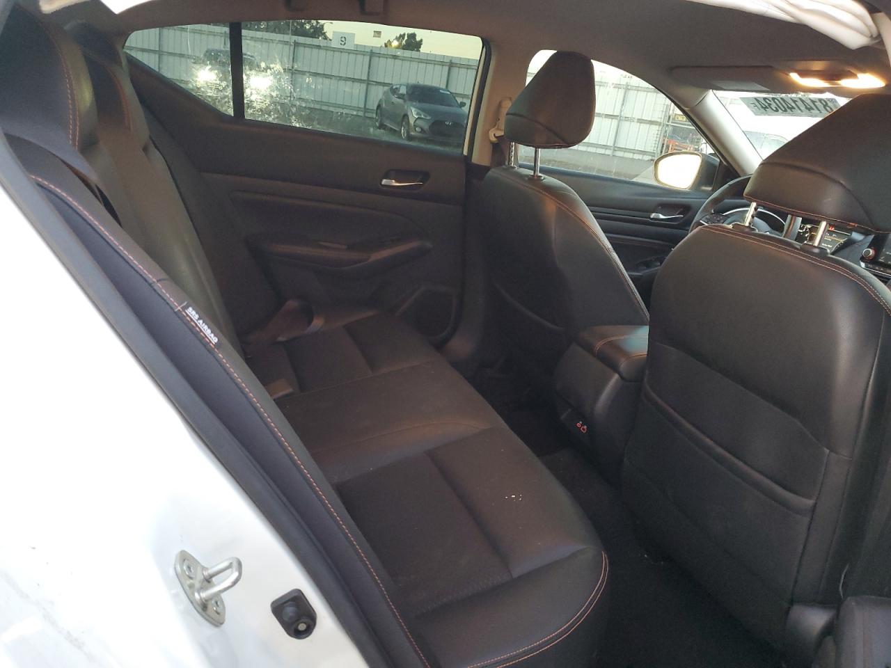 2019 Nissan Altima - Image 10