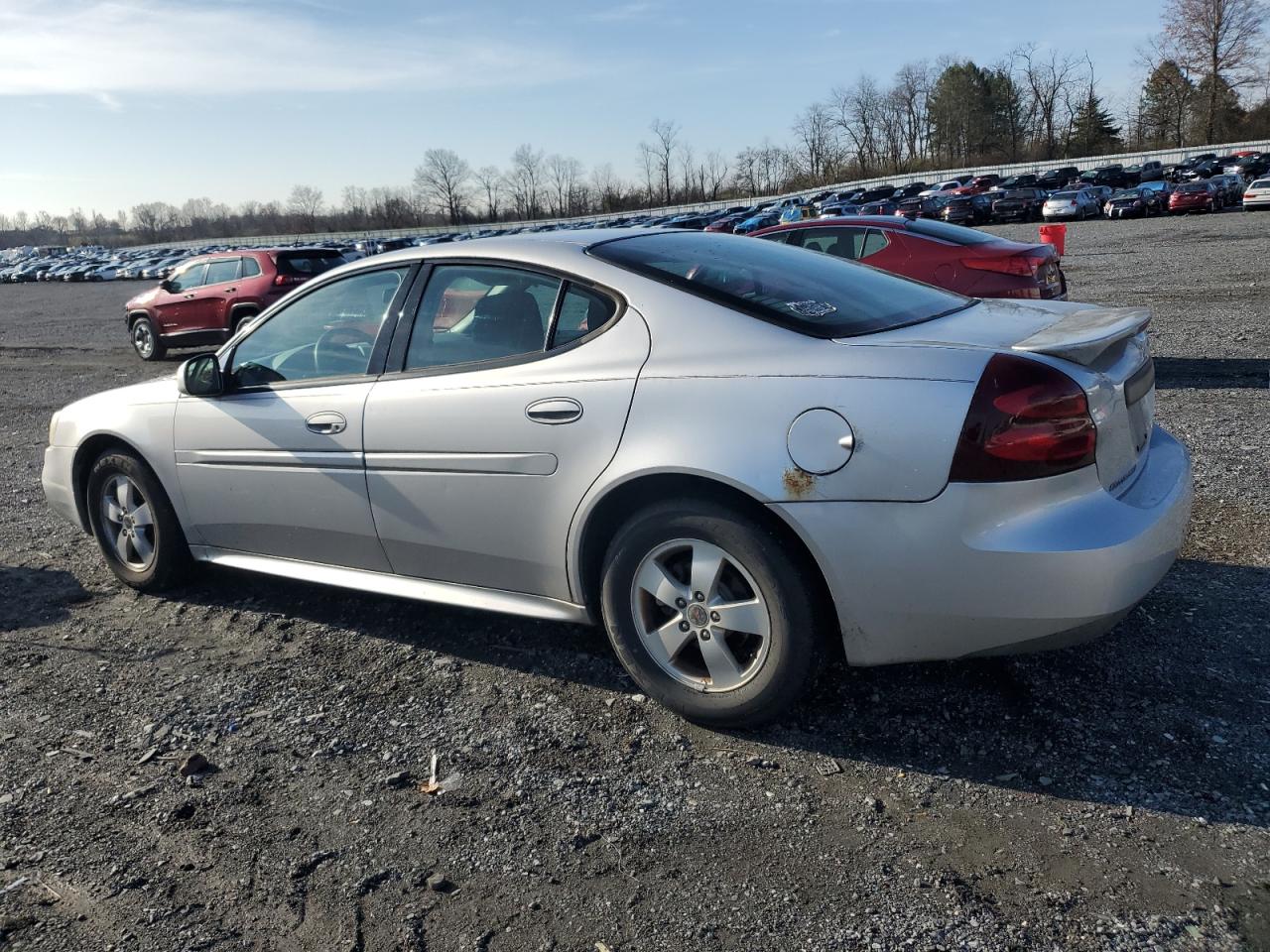2005 Pontiac Grand Prix - Image 2
