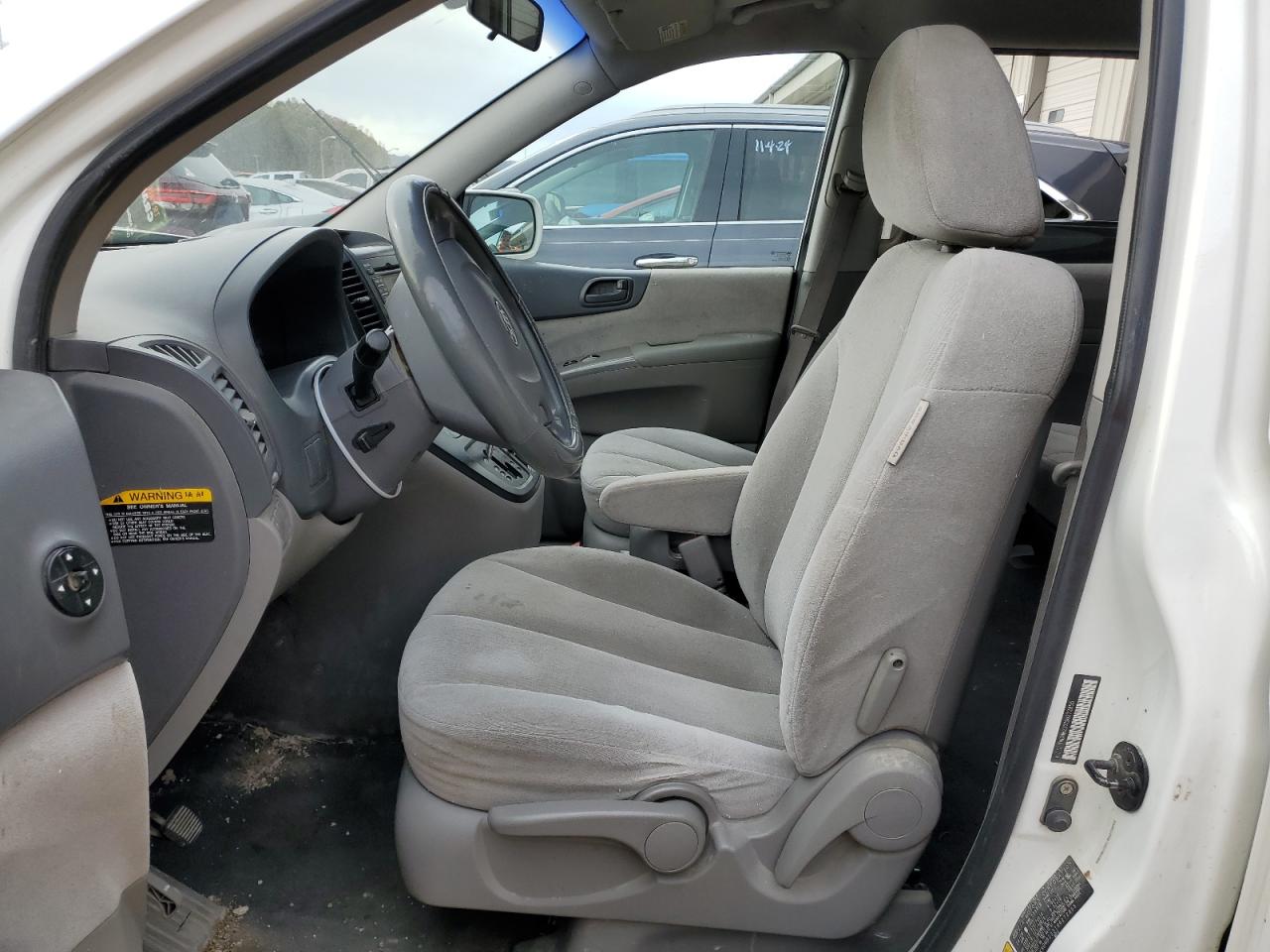 2009 Kia Sedona - Image 7