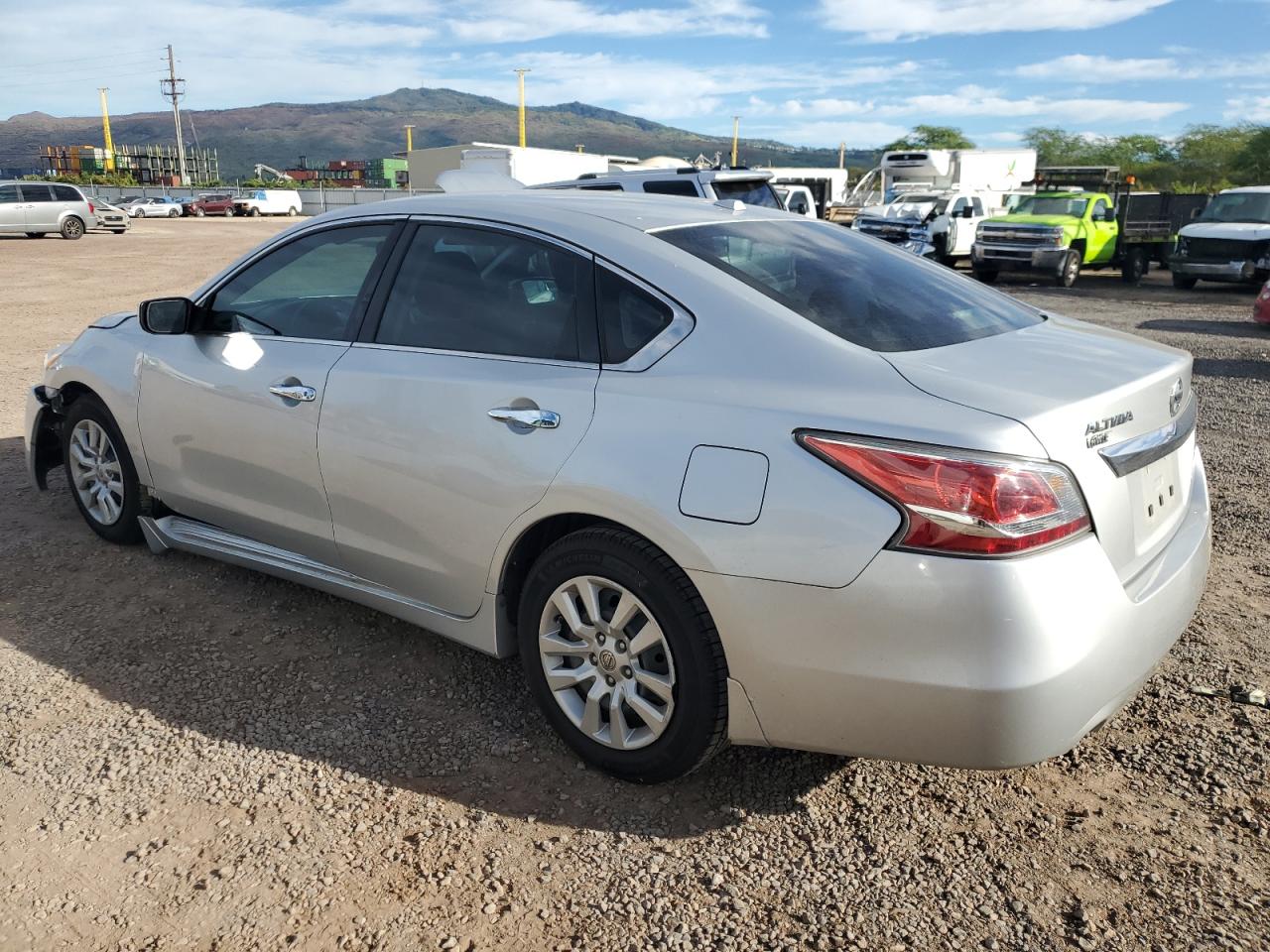 2015 Nissan Altima - Image 2
