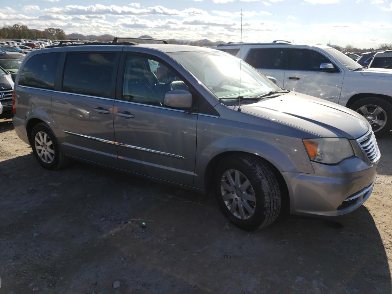 2014 Chrysler Town & Country - Image 4