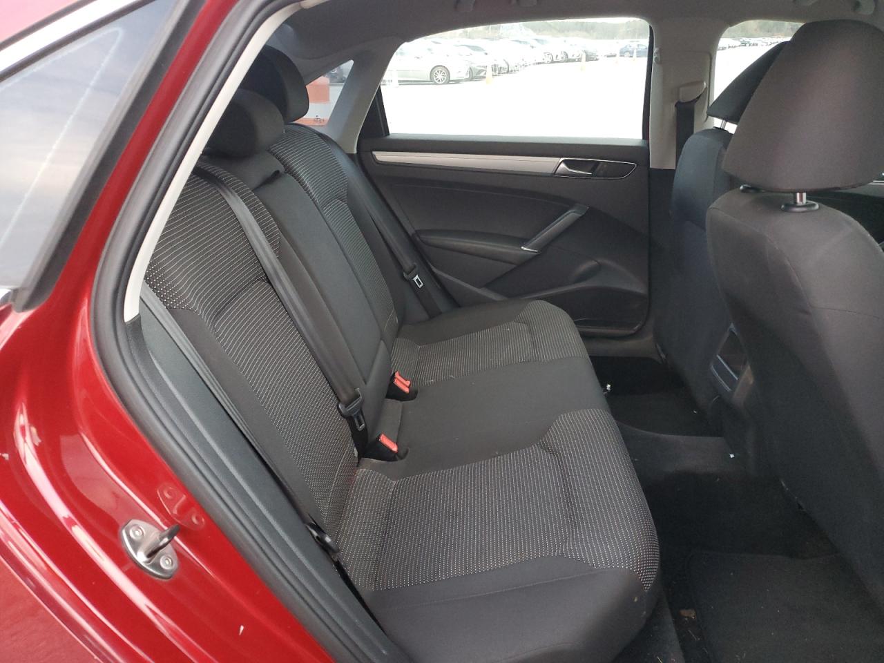 2016 Volkswagen Passat - Image 10