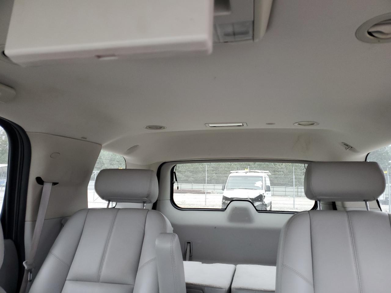 2009 Chevrolet Tahoe - Image 10