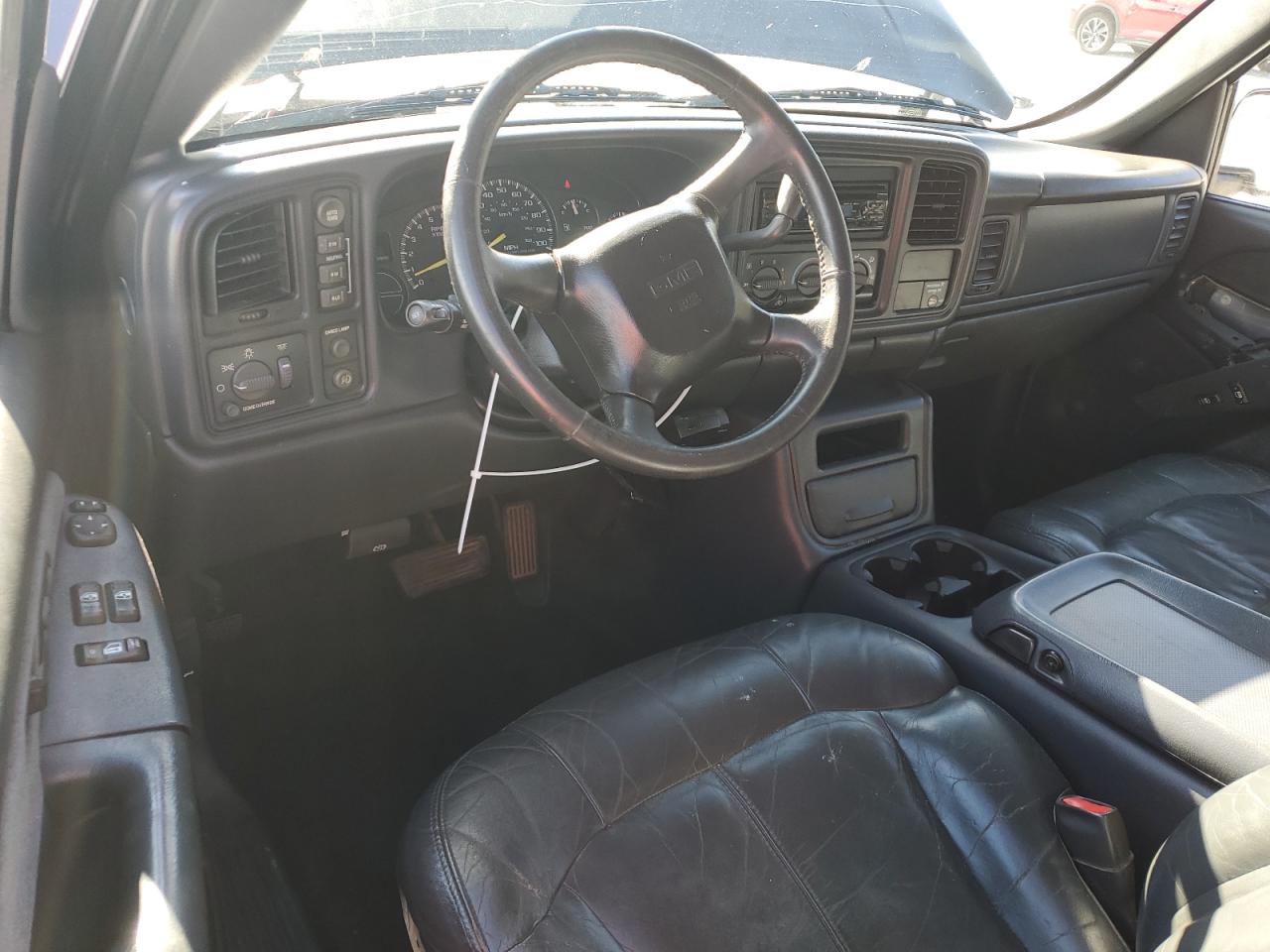 2001 GMC Sierra - Image 8