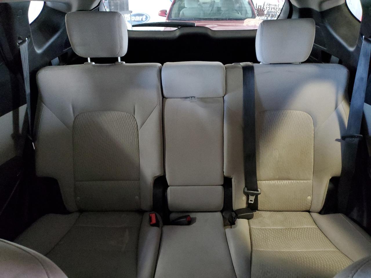 2018 Hyundai Santa Fe - Image 10