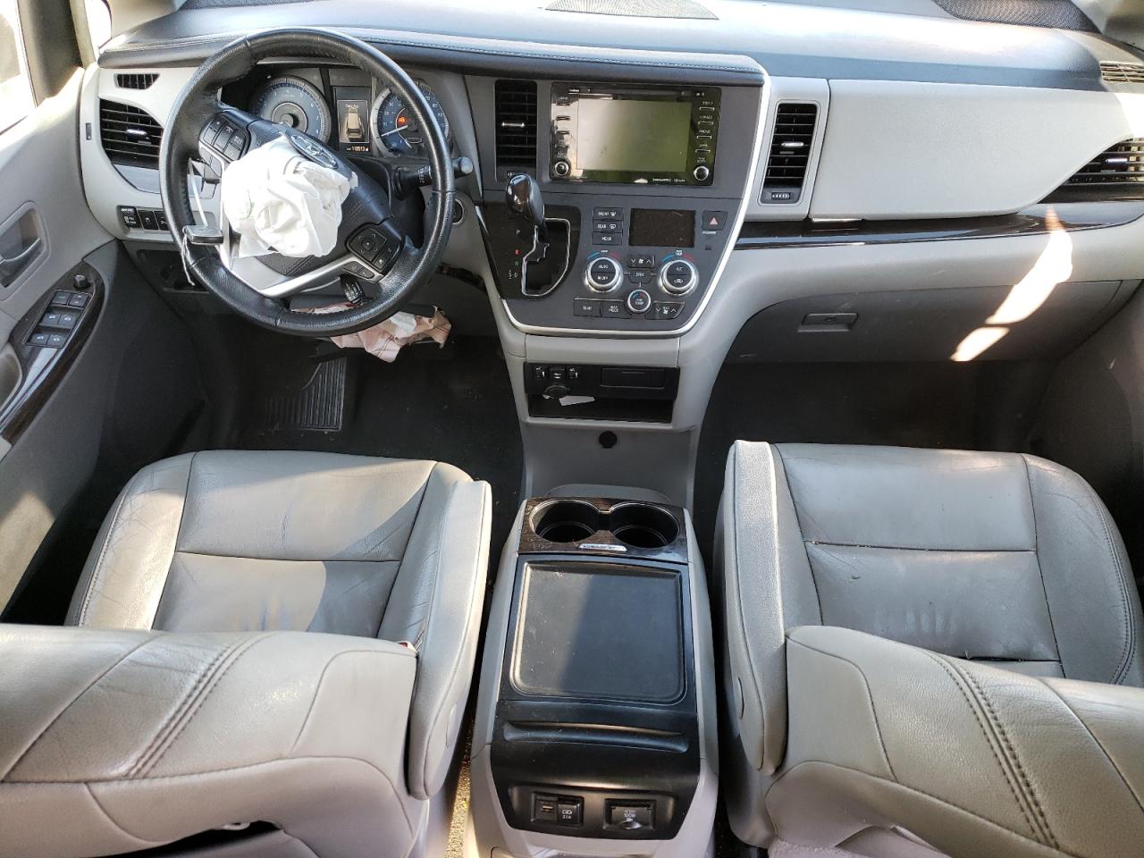 2020 Toyota Sienna - Image 8