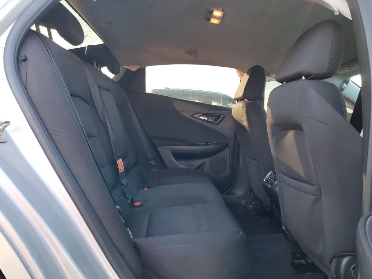 2018 Chevrolet Malibu - Image 10