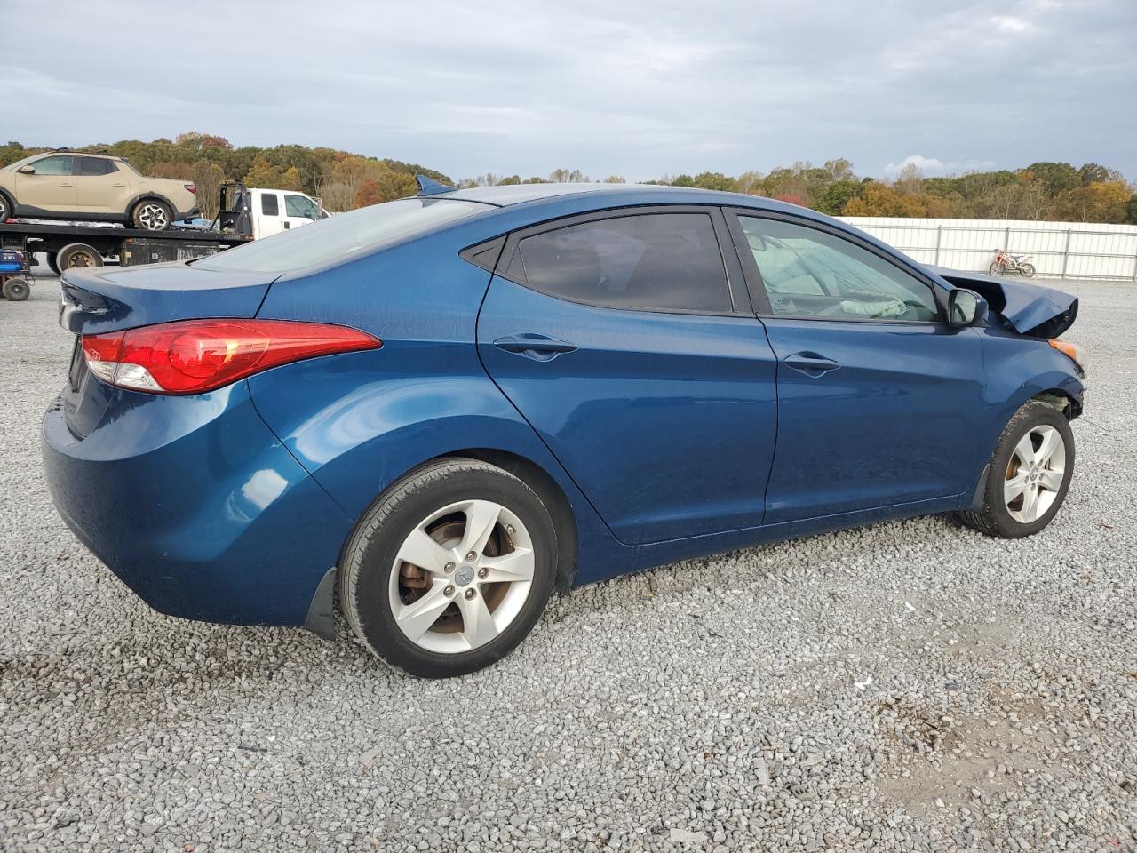 2013 Hyundai Elantra - Image 3