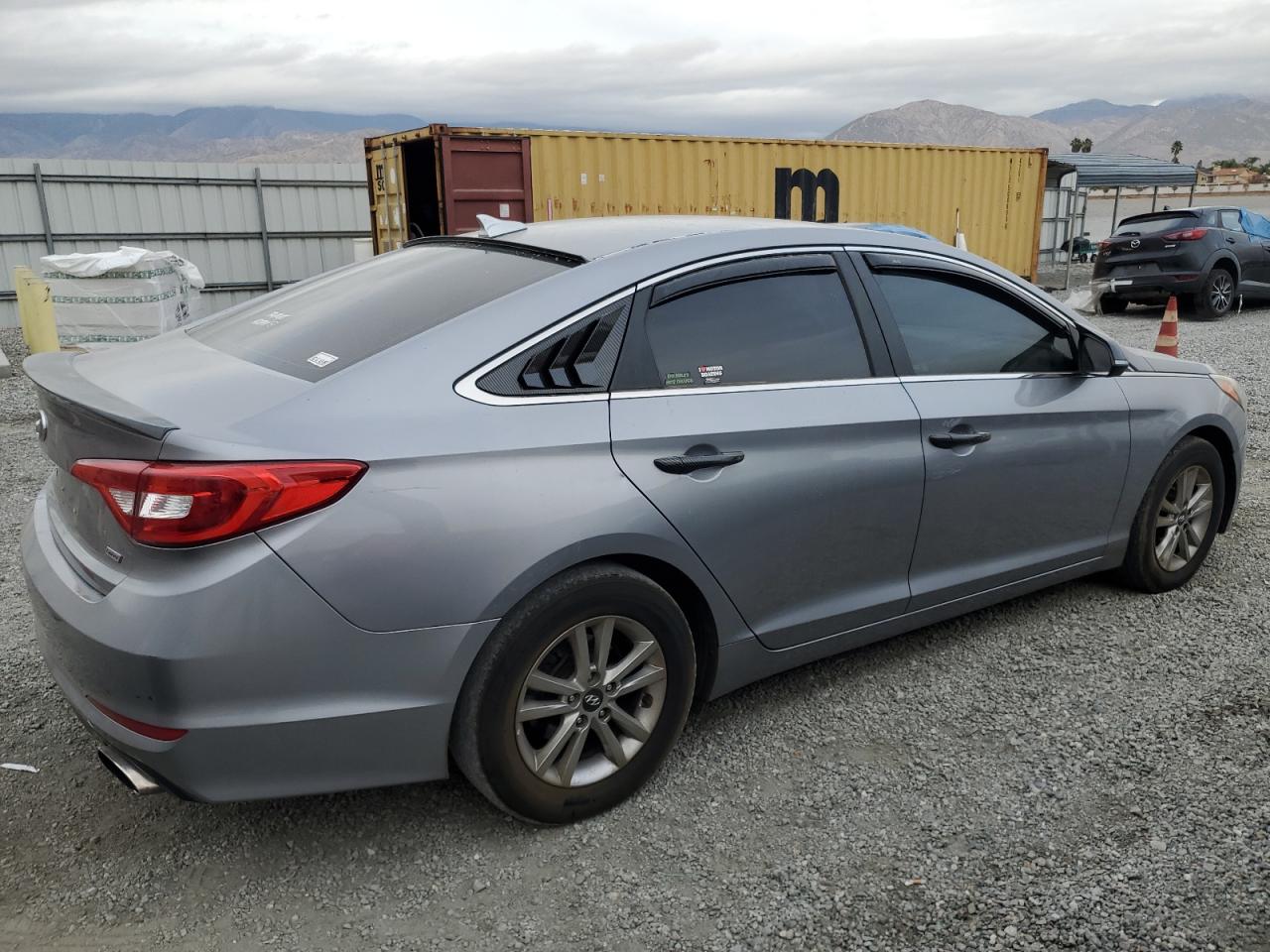 2016 Hyundai Sonata - Image 3