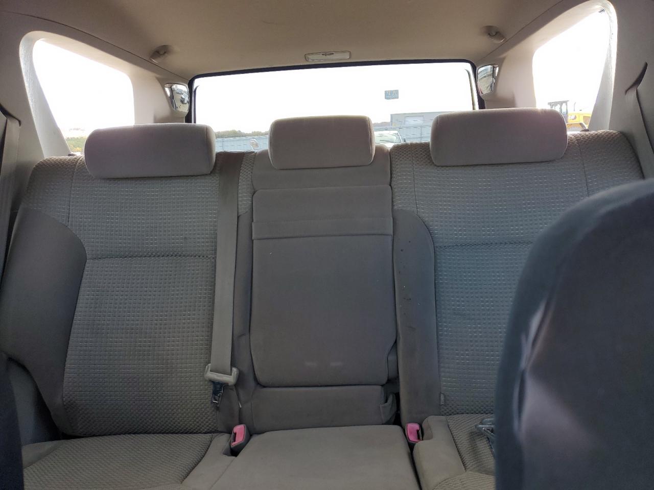 2004 Toyota 4Runner - Image 10