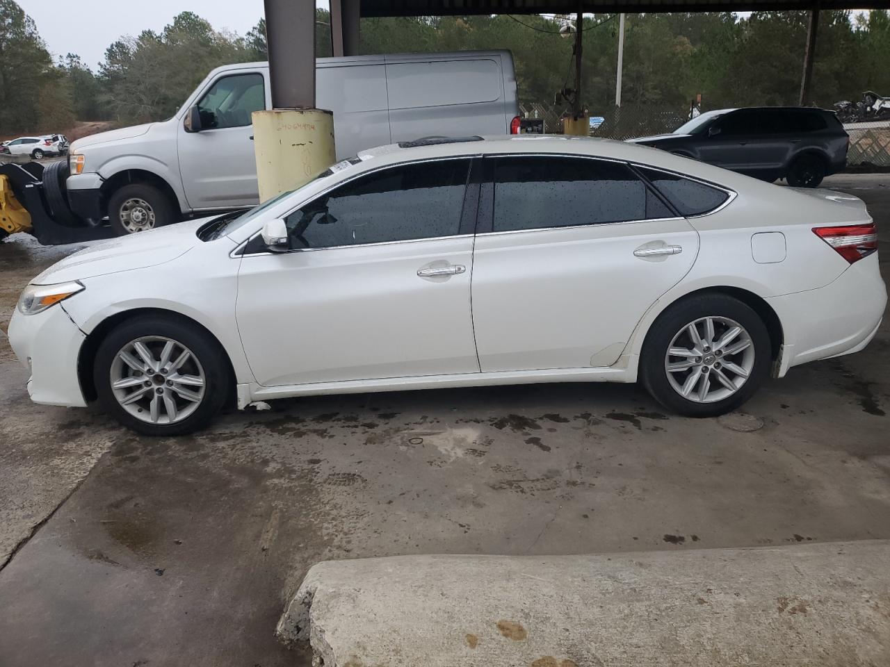 2013 TOYOTA AVALON