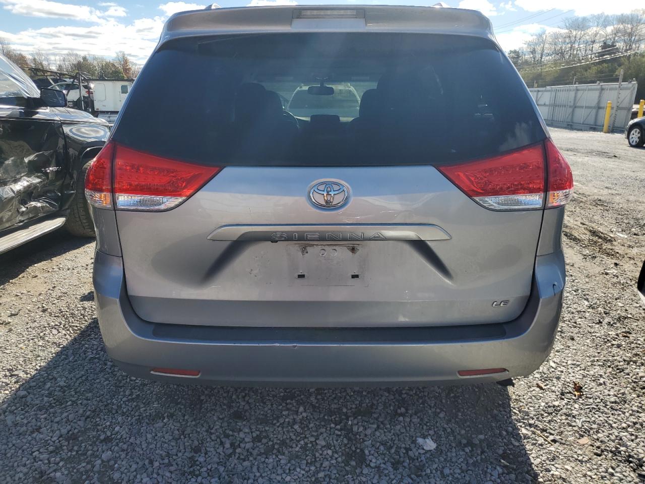 2012 Toyota Sienna Le VIN: 5TDKK3DC5CS232023 Lot: 79825964