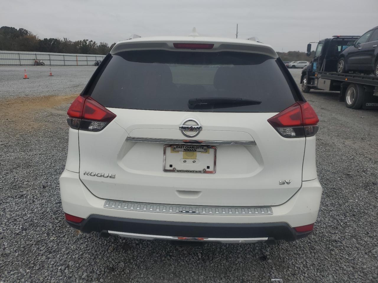 2017 Nissan Rogue - Image 6