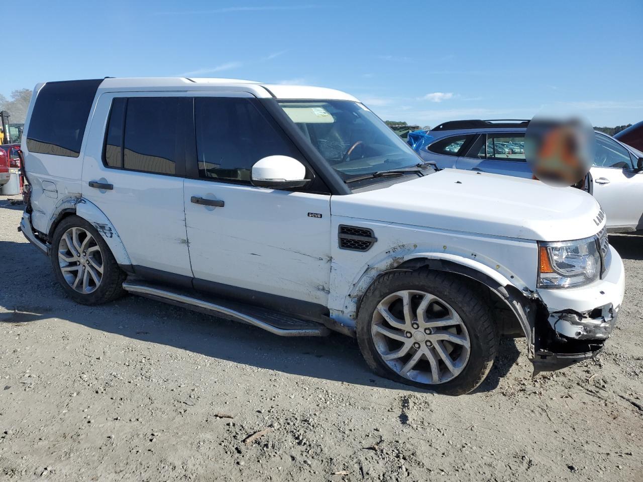 2016 Land Rover LR4 - Image 4