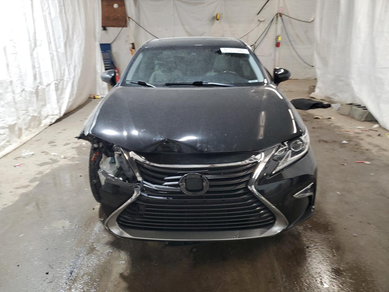 2017 Lexus ES - Image 5