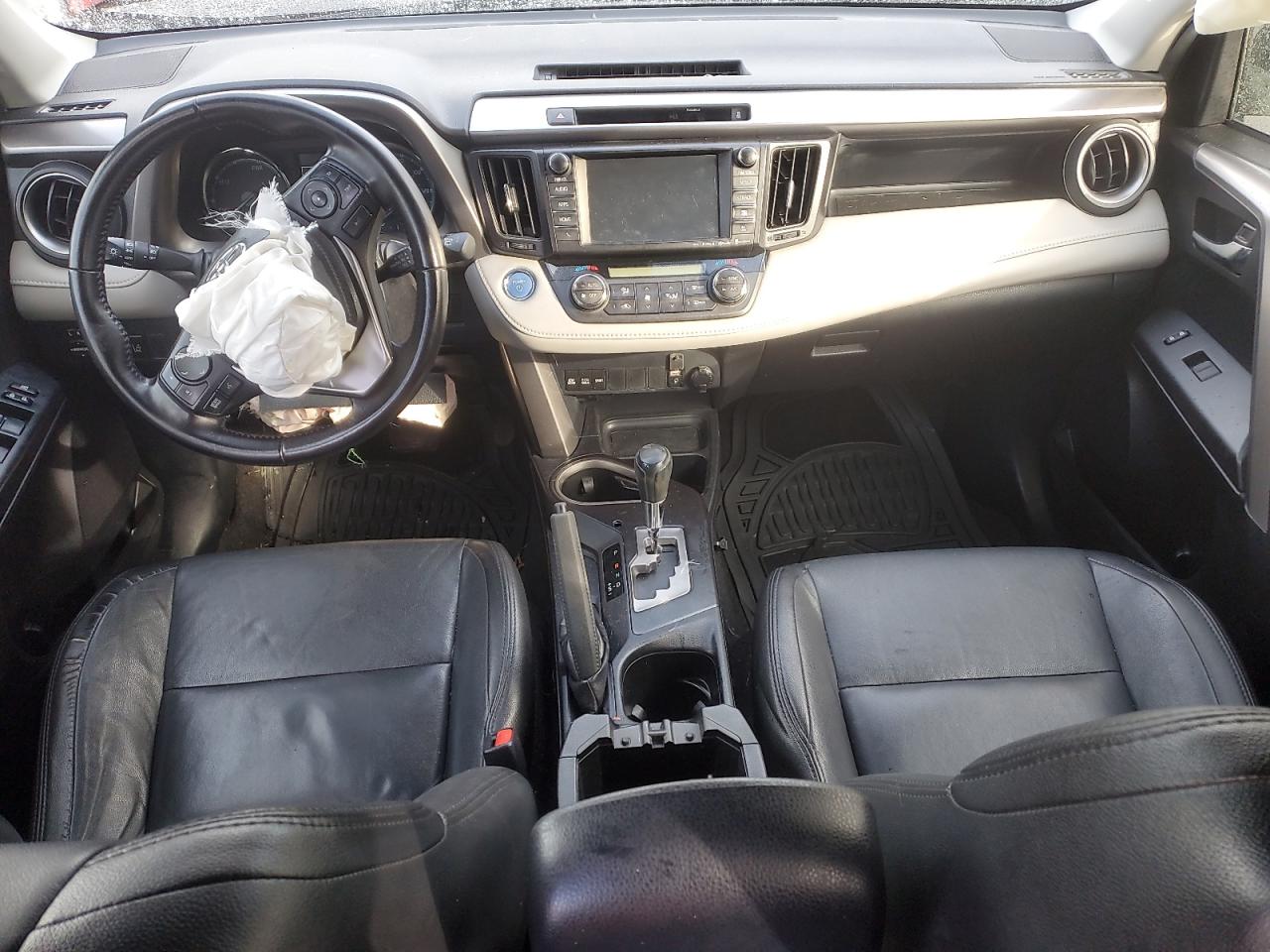2016 Toyota RAV 4 - Image 8