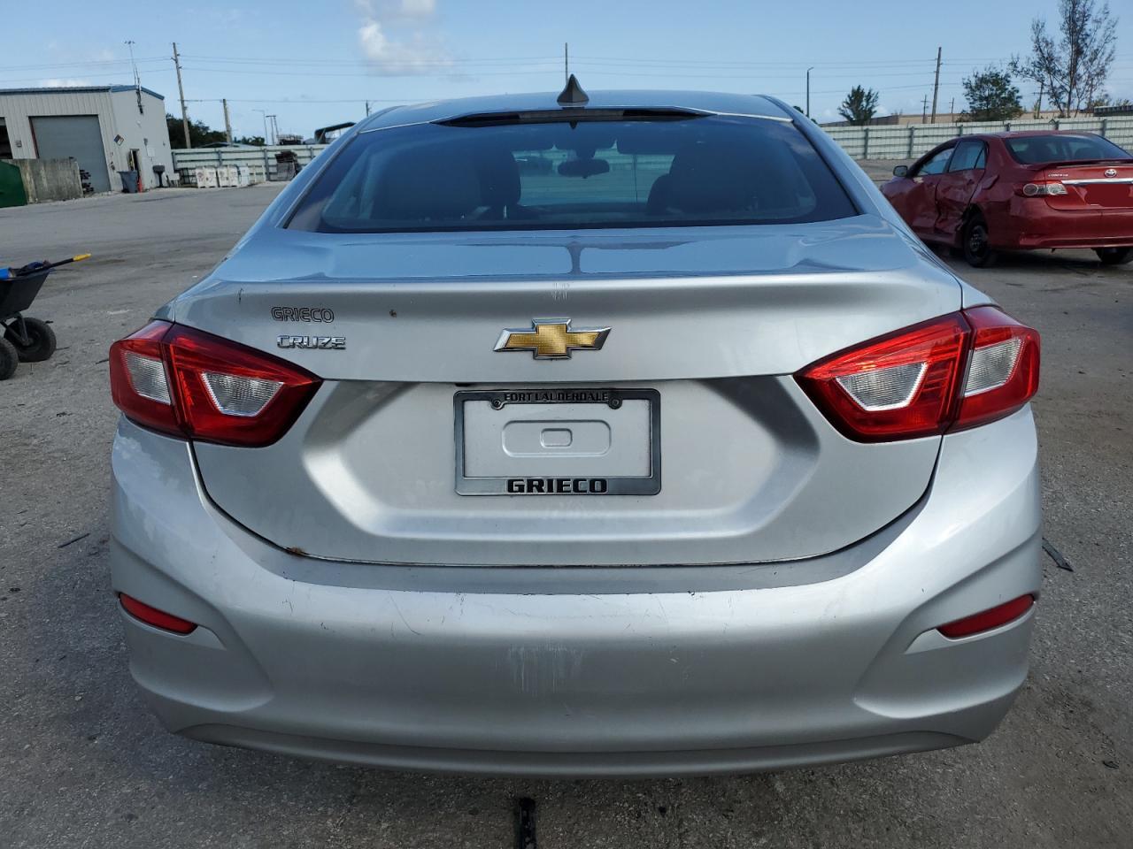 2018 Chevrolet Cruze - Image 6