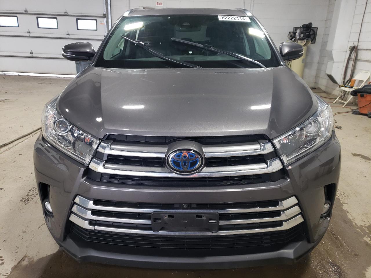 2017 Toyota Highlander - Image 5
