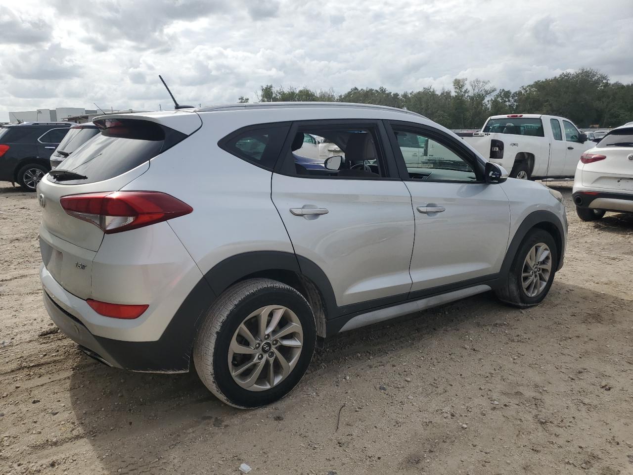 2017 Hyundai Tucson - Image 3