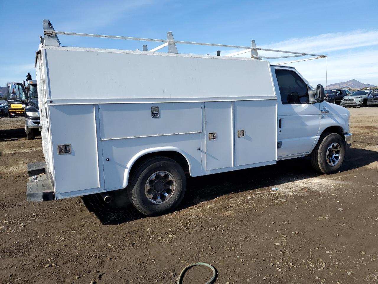 2014 Ford Econoline - Image 3