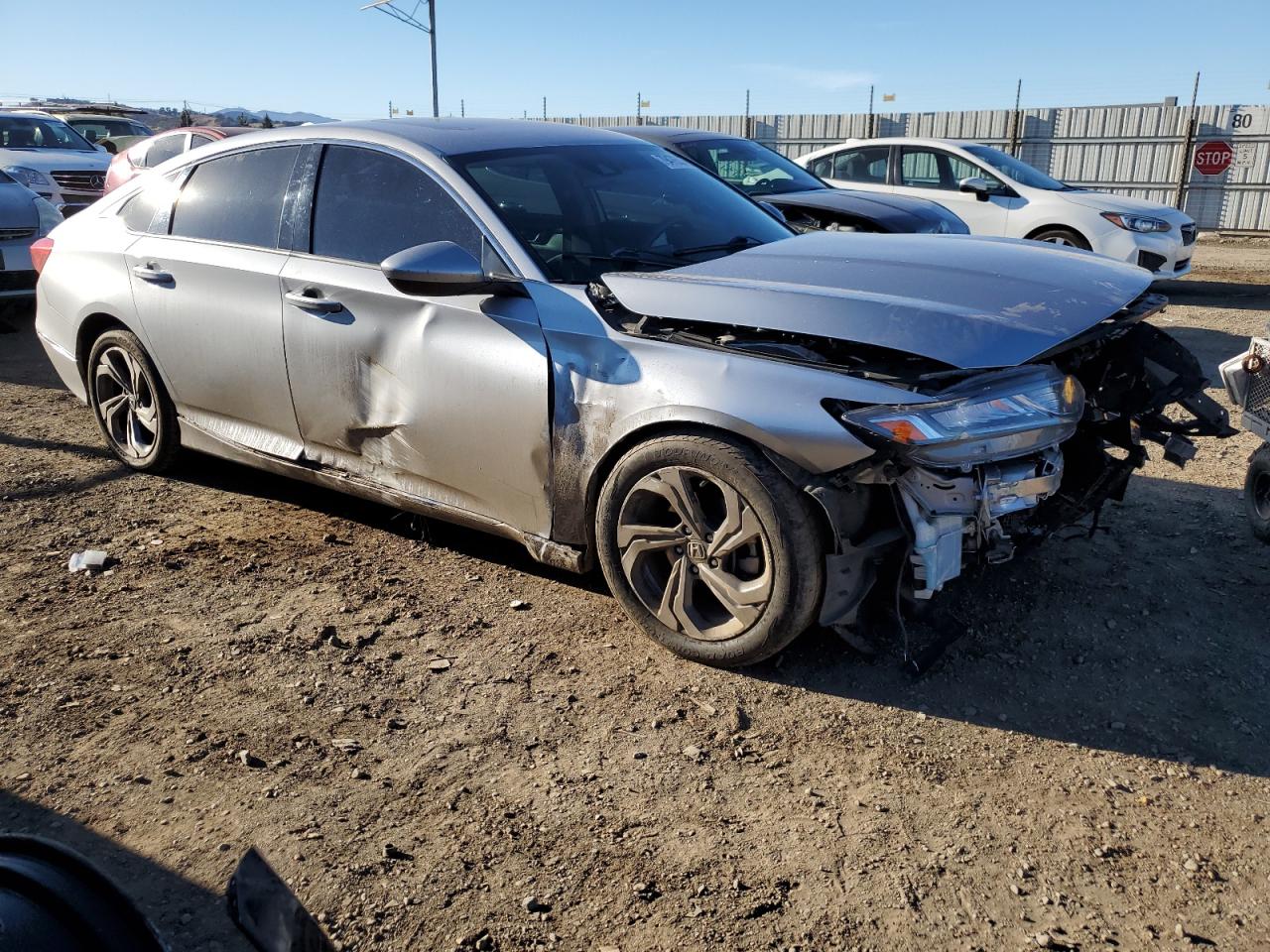 VIN 1HGCV1F4XJA111909 2018 HONDA ACCORD no.4