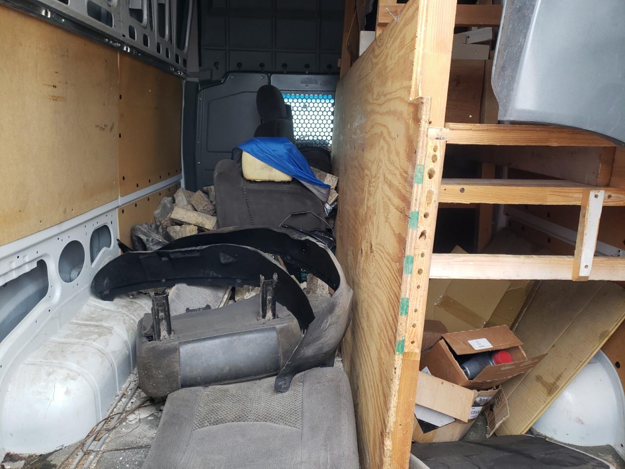 2018 Nissan NV - Image 10