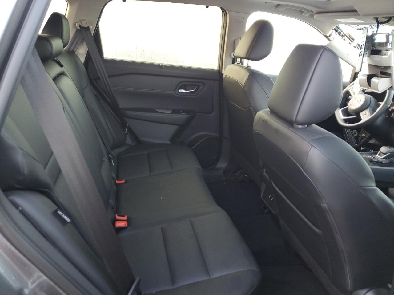 2024 Nissan Rogue - Image 11