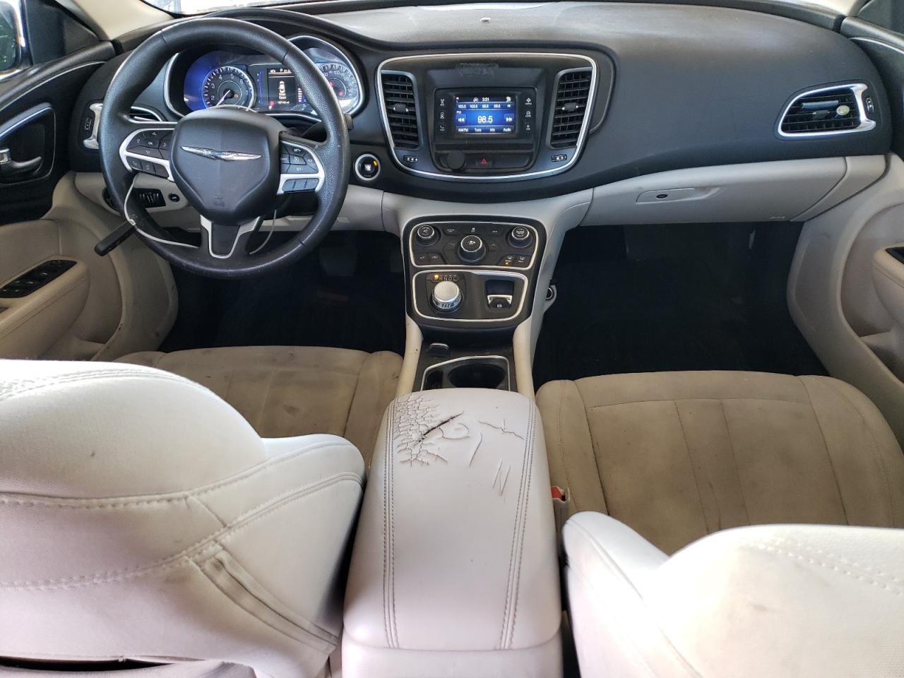 2016 Chrysler 200 - Image 8