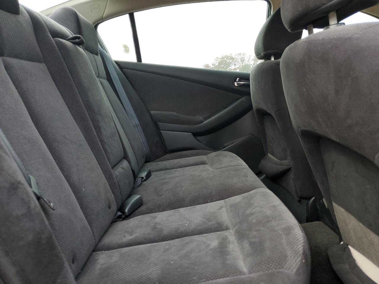 2009 Nissan Altima - Image 10