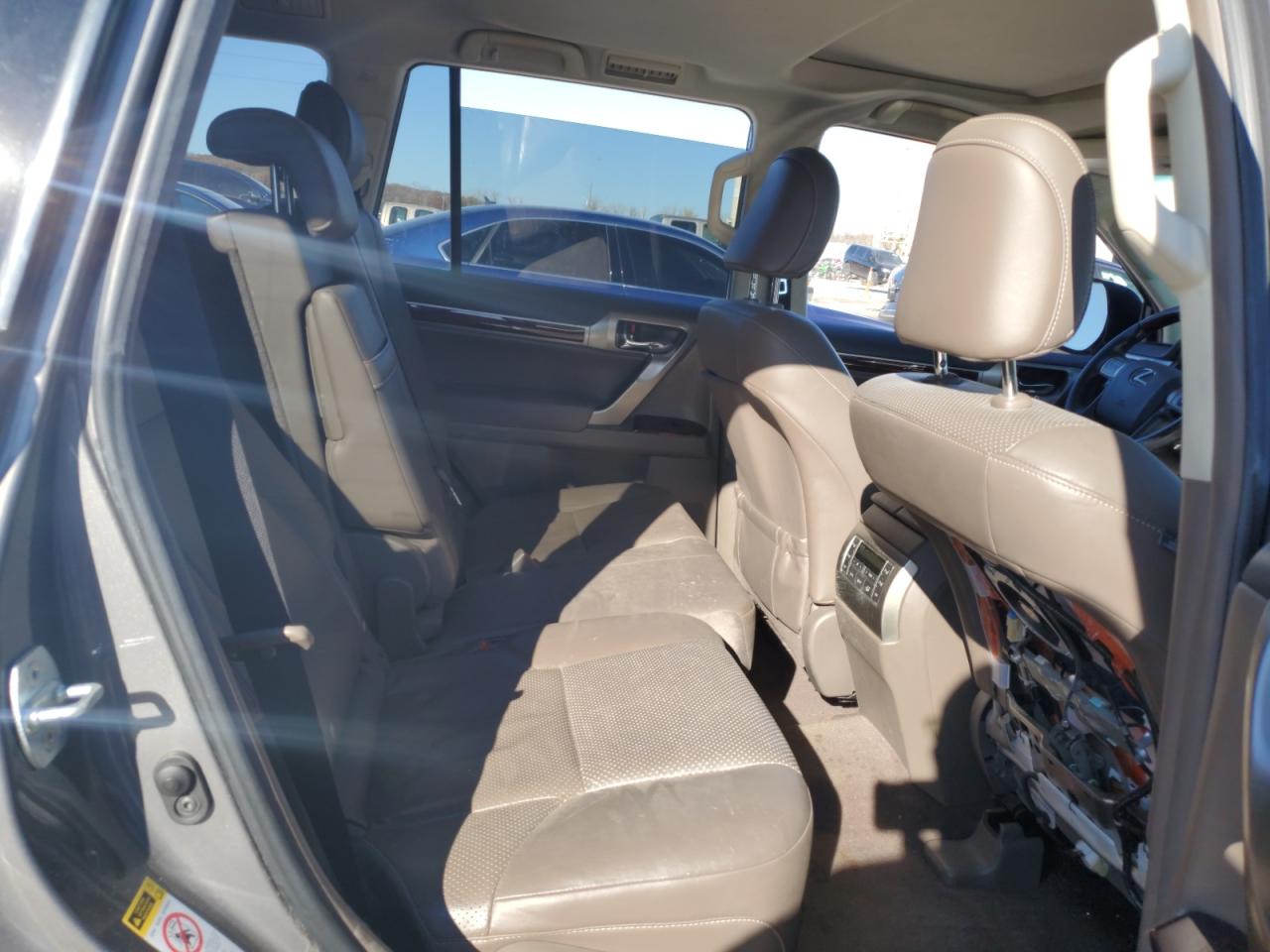 2011 Lexus GX - Image 11