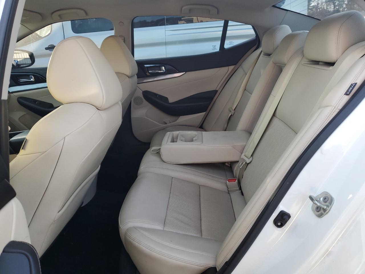 2021 Nissan Maxima - Image 10
