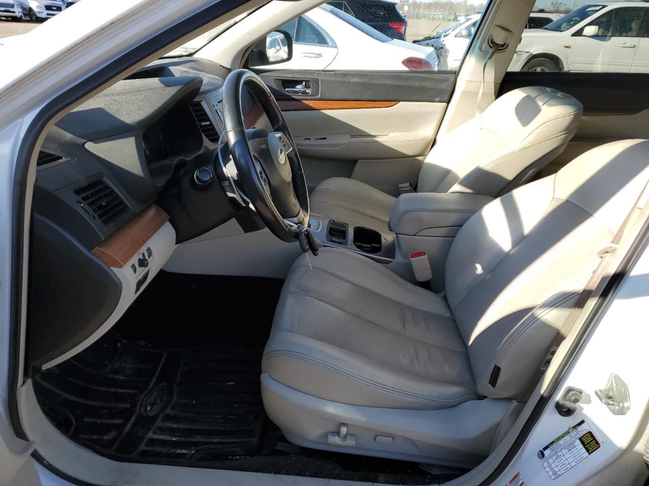 2013 Subaru Outback - Image 7