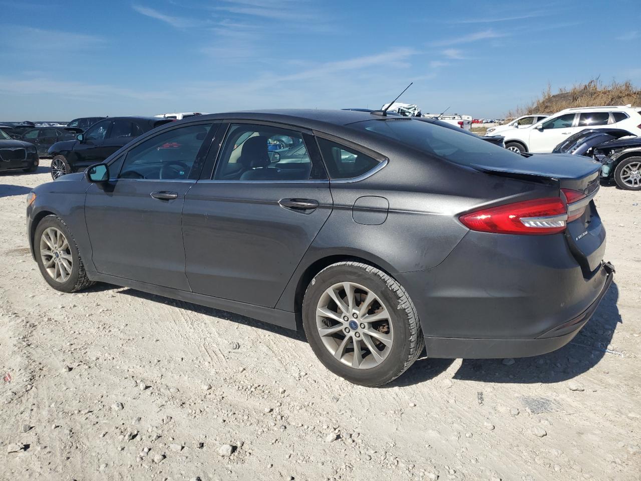 VIN 3FA6P0H73HR349646 2017 FORD FUSION no.2