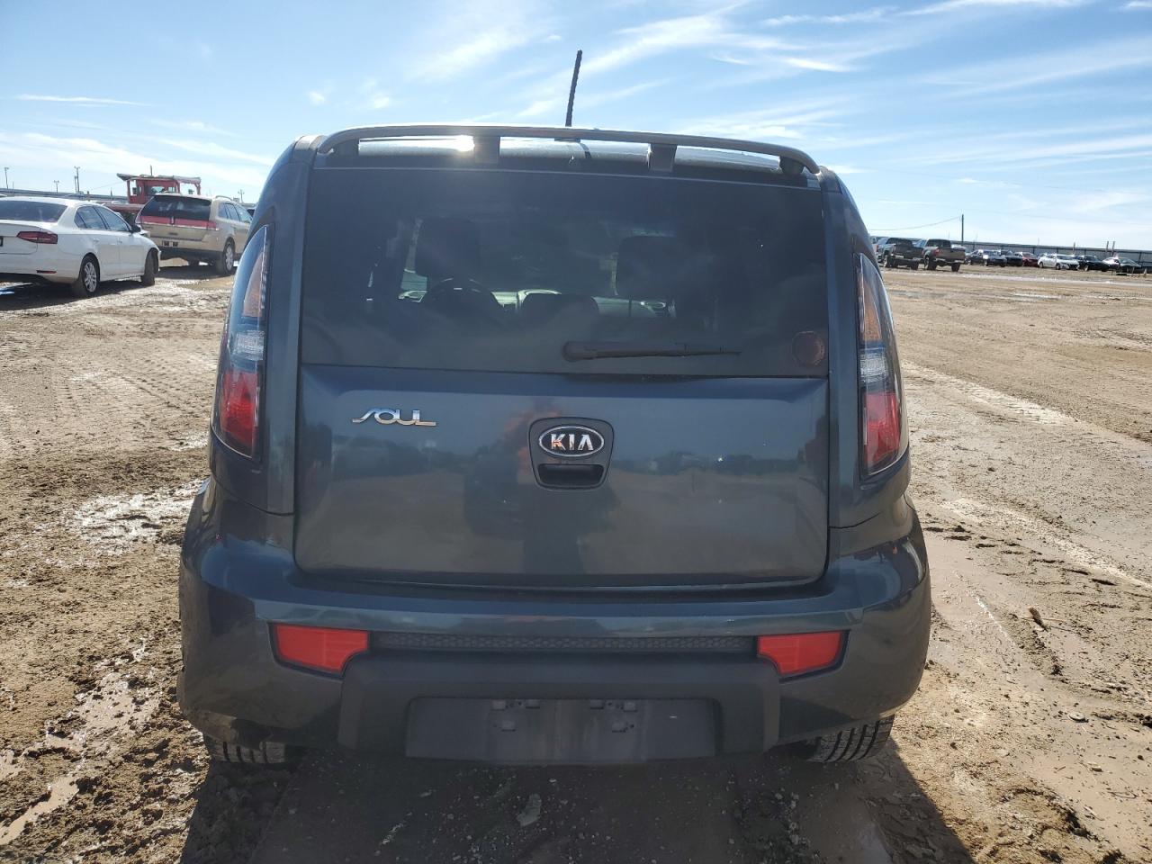 2011 Kia Soul + VIN: KNDJT2A28B7203090 Lot: 80116644