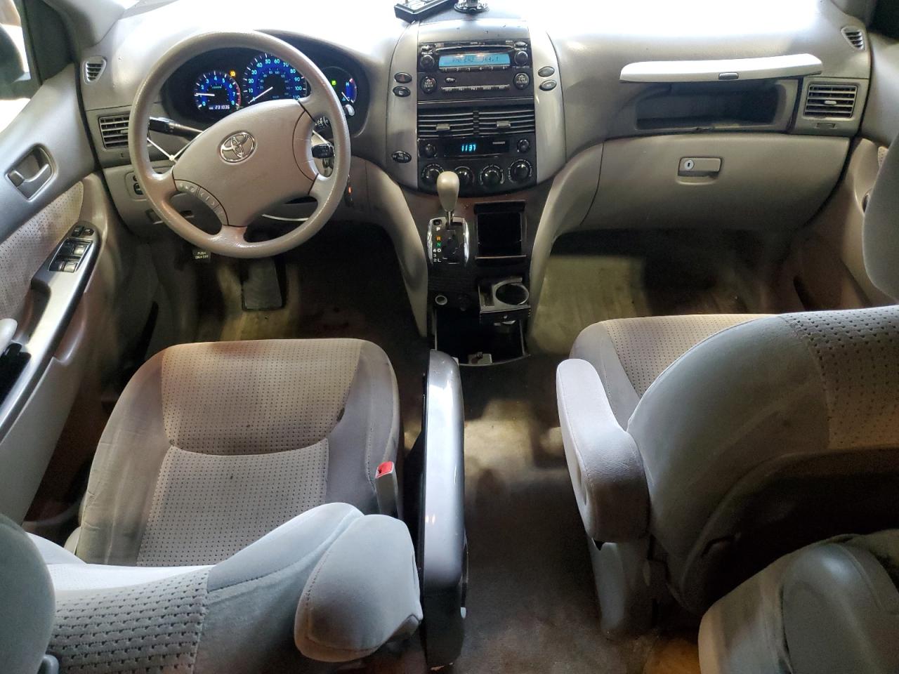 2007 Toyota Sienna - Image 8