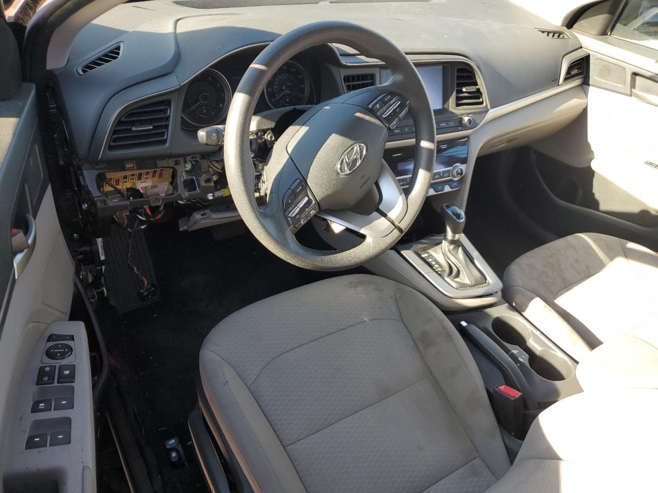 2020 Hyundai Elantra - Image 8