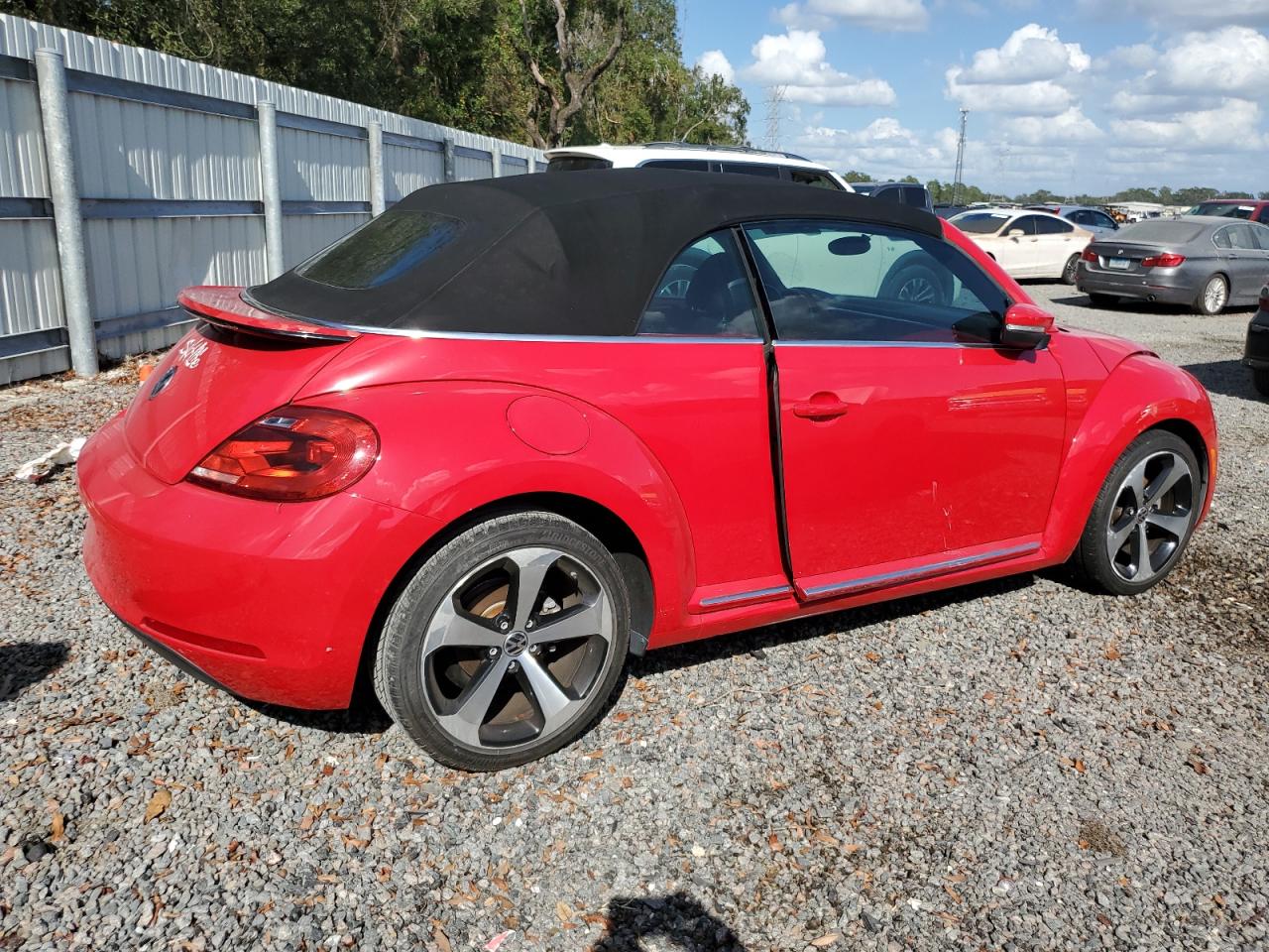 2014 Volkswagen Beetle - Image 3