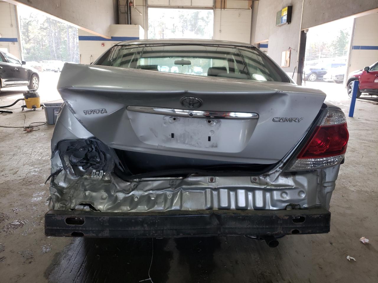 2005 Toyota Camry - Image 6