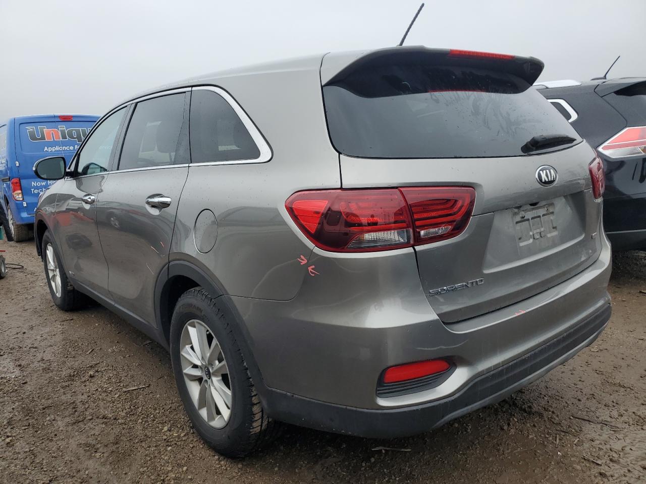 5XYPGDA37KG524723 2019 KIA SORENTO - Image 2