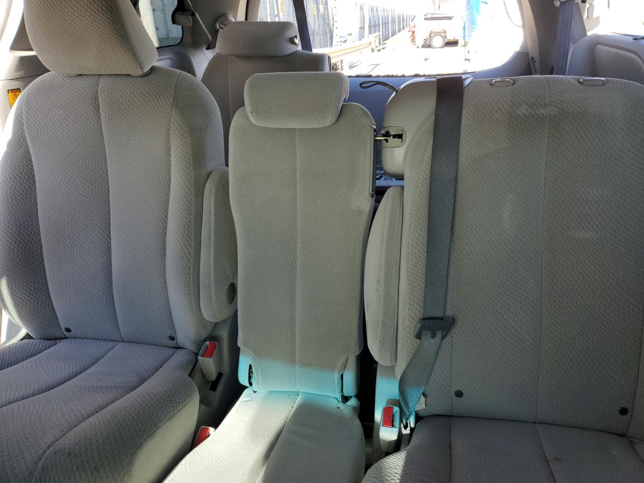 2013 Toyota Sienna - Image 10