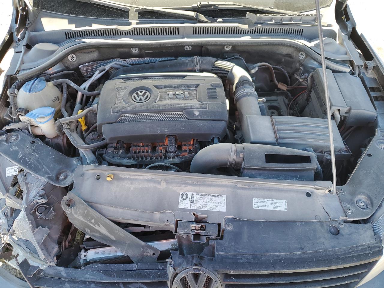 2014 Volkswagen Jetta - Image 13